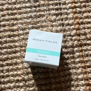 Rodan + Fields Recharge Detox Mask - White and Aqua